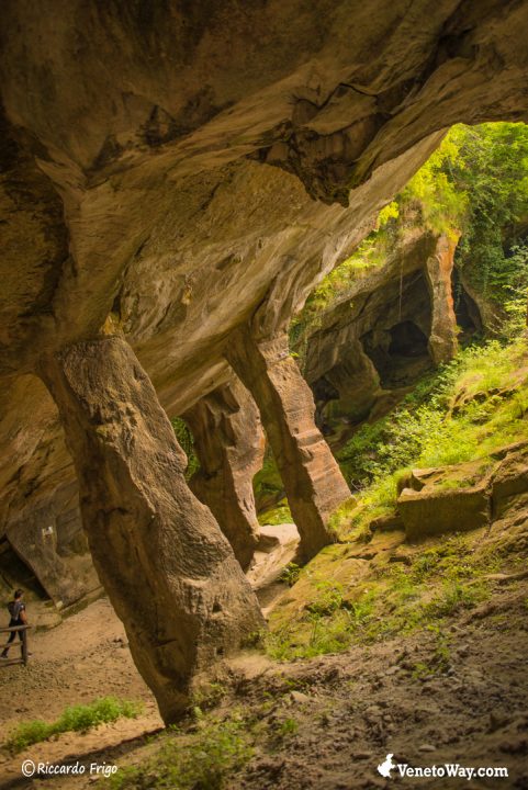Passeggiata Grotte del Caglieron